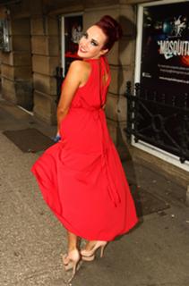 Stephanie Davis feet photo thumbnail