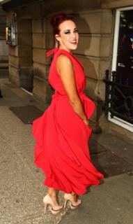 Stephanie Davis feet photo thumbnail