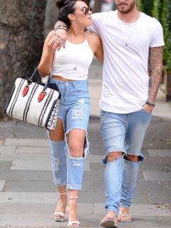 Stephanie Davis feet photo thumbnail