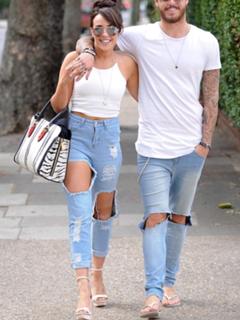 Stephanie Davis feet photo thumbnail