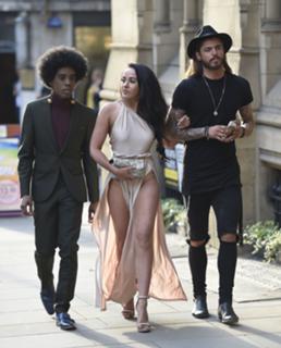 Stephanie Davis feet photo thumbnail