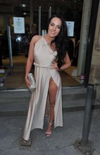 Stephanie Davis feet photo thumbnail