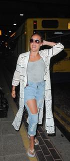 Stephanie Davis feet photo thumbnail