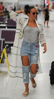 Stephanie Davis feet photo thumbnail