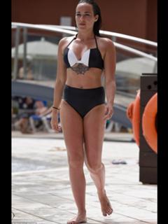 Stephanie Davis feet photo thumbnail