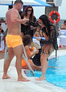 Stephanie Davis feet photo thumbnail