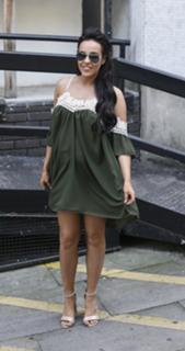 Stephanie Davis feet photo thumbnail