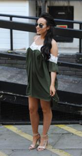 Stephanie Davis feet photo thumbnail