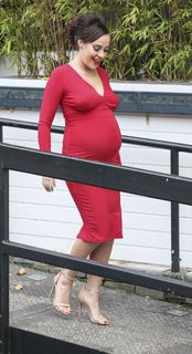 Stephanie Davis feet photo thumbnail