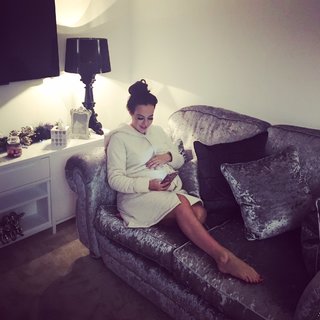 Stephanie Davis feet photo thumbnail