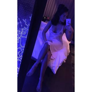Stephanie Davis feet photo thumbnail