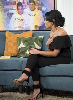 Stephanie Davis feet photo thumbnail