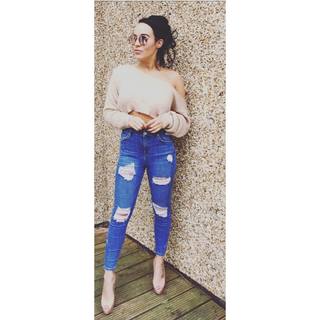 Stephanie Davis feet photo thumbnail