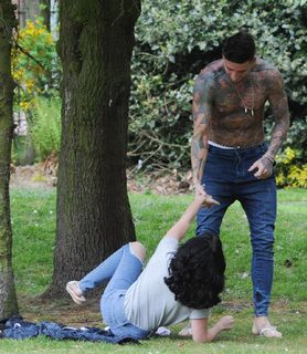 Stephanie Davis feet photo thumbnail