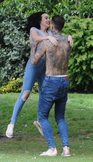 Stephanie Davis feet photo thumbnail