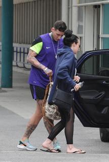 Stephanie Davis feet photo thumbnail