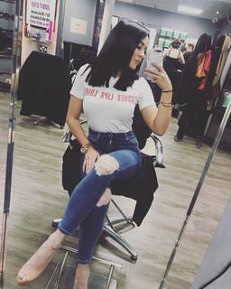 Stephanie Davis feet photo thumbnail