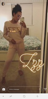 Stephanie Davis feet photo thumbnail