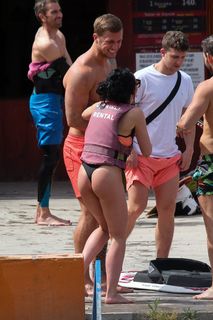 Stephanie Davis feet photo thumbnail