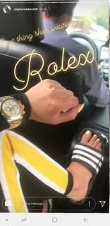 Stephanie Davis feet photo thumbnail