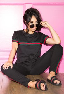 Stephanie Davis feet photo thumbnail