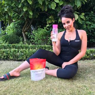 Stephanie Davis feet photo thumbnail