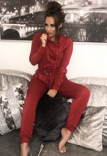 Stephanie Davis feet photo thumbnail