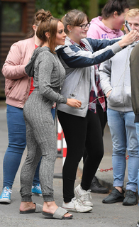 Stephanie Davis feet photo thumbnail