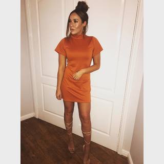 Stephanie Davis feet photo thumbnail