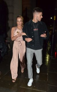 Stephanie Davis feet photo thumbnail