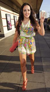 Stephanie Davis feet photo thumbnail