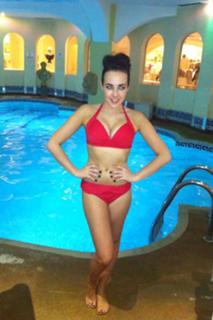 Stephanie Davis feet photo thumbnail