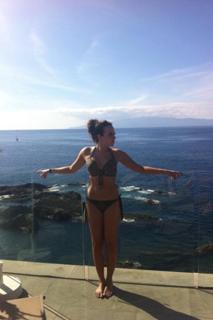 Stephanie Davis feet photo thumbnail