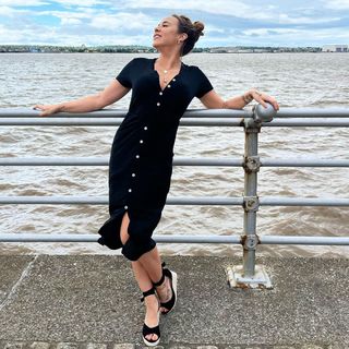 Stephanie Davis feet photo thumbnail