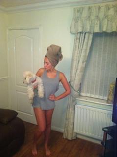 Stephanie Davis feet photo thumbnail