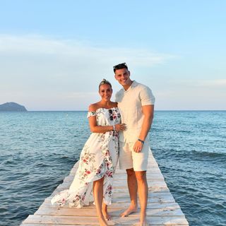 Stephanie Davis feet photo thumbnail