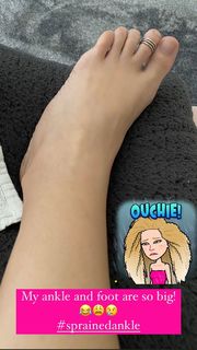 Stephanie Gerard feet photo 9