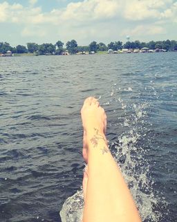 Stephanie Hayden feet photo 1
