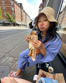 Stephanie Hsu feet photo 8