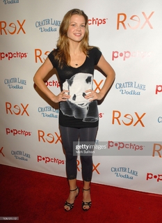 Stephanie Lemelin feet photo 8