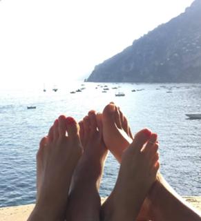 Stephanie March feet photo thumbnail