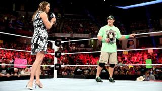 Stephanie McMahon feet photo thumbnail