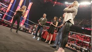 Stephanie McMahon feet photo thumbnail