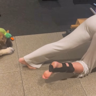 Stephanie McMahon feet photo thumbnail