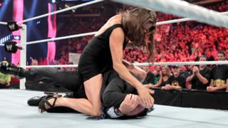 Stephanie McMahon feet photo thumbnail
