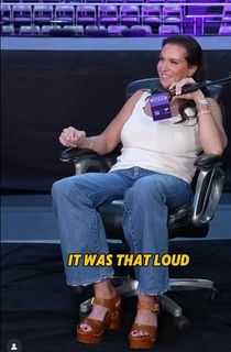 Stephanie McMahon feet photo thumbnail