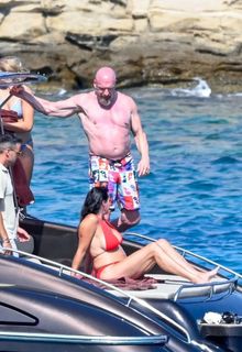 Stephanie McMahon feet photo thumbnail