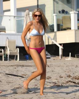 Stephanie Pratt feet photo thumbnail