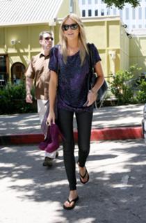 Stephanie Pratt feet photo thumbnail