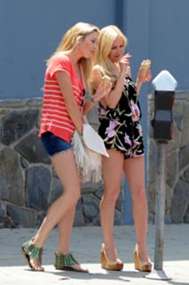 Stephanie Pratt feet photo thumbnail